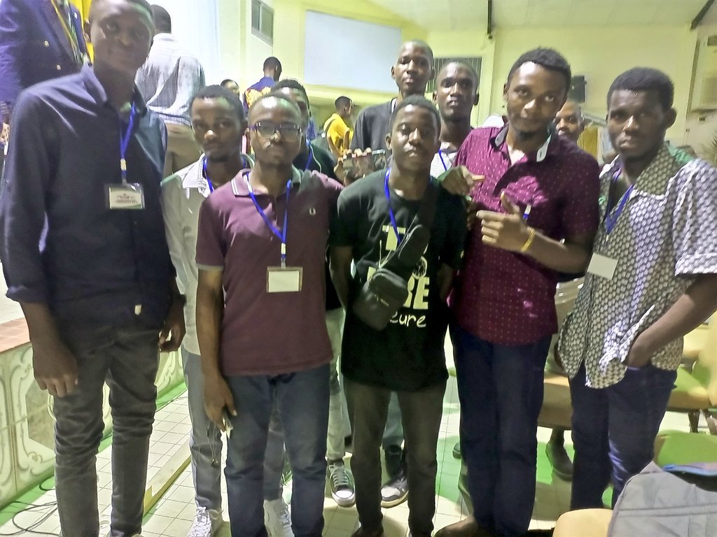 iucdouala's tweet photo. 🖱️🔵3IAC Challenge Day 

Félicitations aux lauréats de cette première édition.

<3IAC l'Excellence c'est nous/>

#3iaChallengeDay #IUC #3iac #informatique https://t.co/2yZEqz1u4b