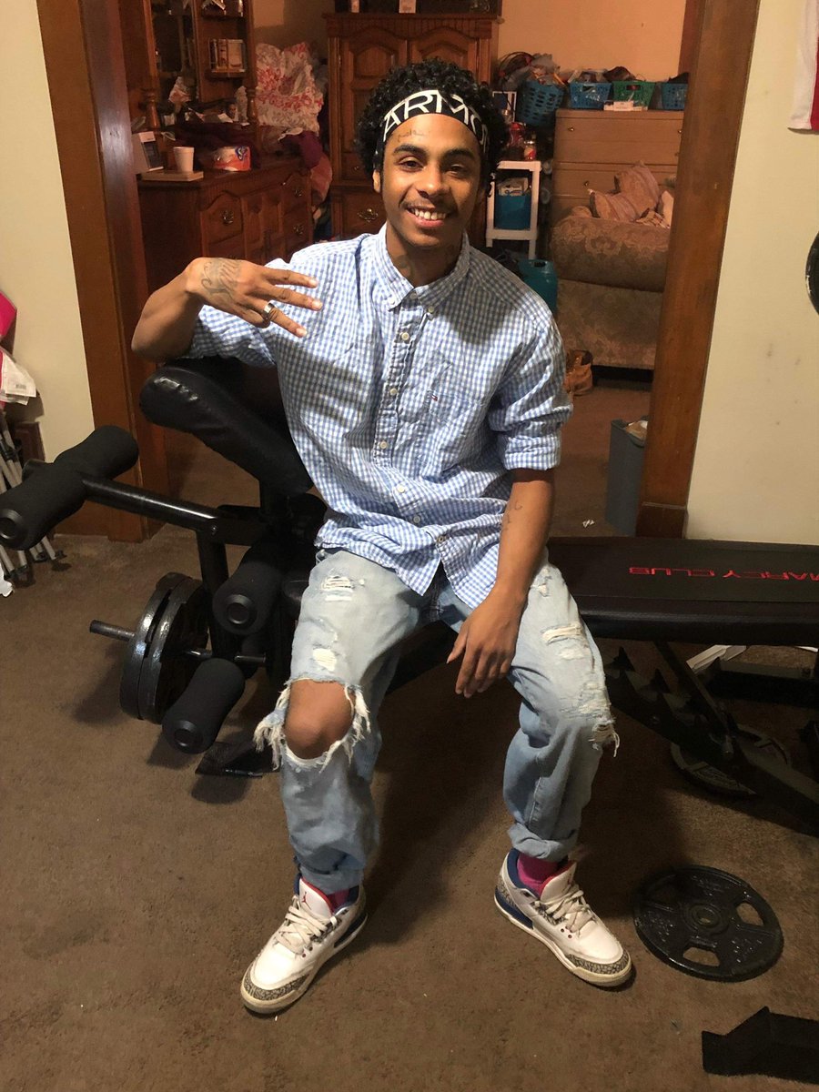 suzv444's tweet photo. damn ju it’s almost your birthday. we miss you down here bro🤞🏽🤍 #jujuworld #jamesscurlock https://t.co/BFKYSu9AUf