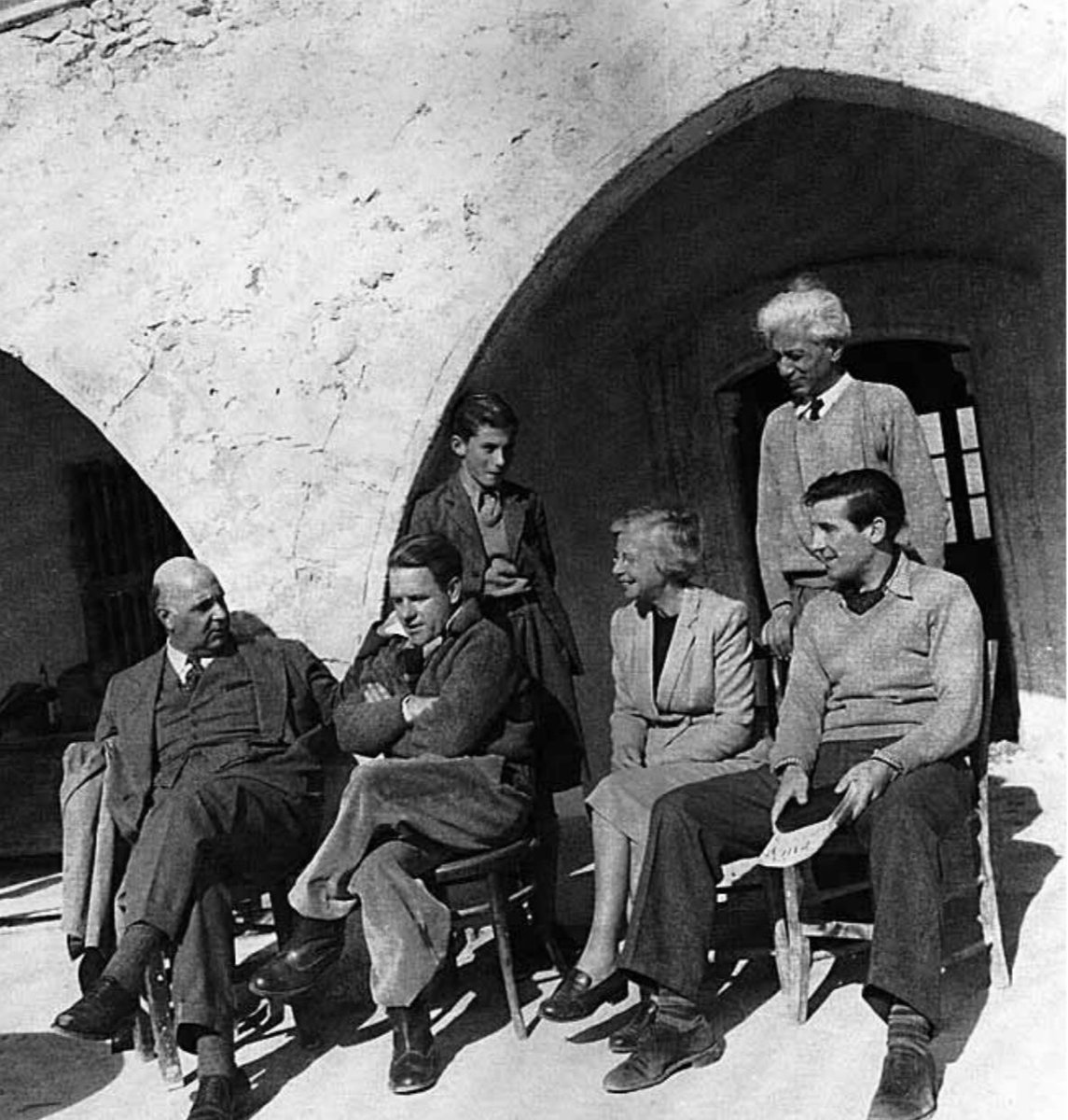 YianisCY's tweet photo. Adamantios Diamantis with Nobel winning poet Giorgos Seferis at the monastery of the Acheiropoietos in Lambousa village of Karavas in the Kyrenia District.
#village #Monastery #Cyprus #Nobel #Κύπρος
Our #heritagetreasures
💛🇨🇾💛 https://t.co/wxquBKKcQO
