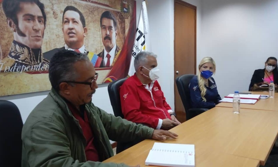 Fenasirtrasalud's tweet photo. #Hoy #9Feb #Ahora instalación de la mesa de negociación del Acta Convenio #2022 Sector #Salud @NicolasMaduro por un Salario digno a quienes nos mantenemos en la lucha contra el #COVID19 https://t.co/kpEX0kXdpE