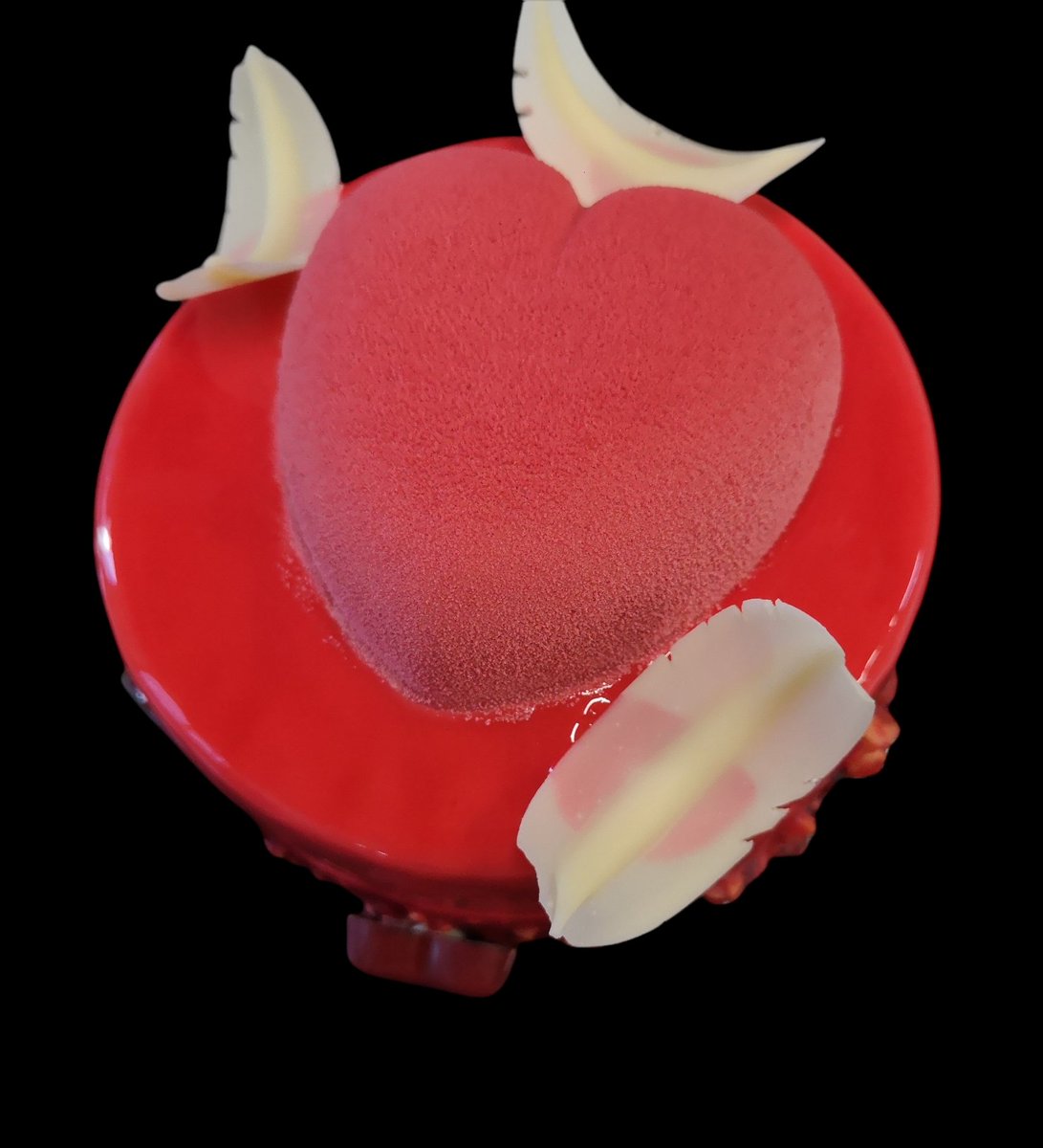 guillemardpatis's tweet photo. ❤️❤️❤️ SAINT-VALENTIN ❤️❤️❤️
Le dessert St-Valentin se compose d'une mousse légère à la framboise, d'un crémeux à la fleur de sureau, d'un délicieux biscuit vanille et son crumble croustillant au chocolat. Le dessert est surmonté d'un coeur au crémeux framboise/fleur de sureau. https://t.co/ZRO8KucQSn