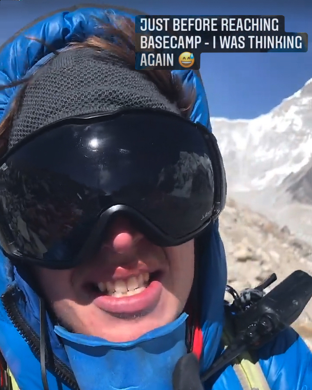 CarlosGarranzo's tweet photo. #EVEREST El fotógrafo #DanielHug, que documentará el final de la expe de #JostKobusch, ya está en #Nepal.
Jost pensando si utilizar próx ventana de 4d, buena hasta 8000m🤞
Si consigue hacer un depósito en la arista O, en próx salida (si hay), podría intentar su plan
Fuentes RRSS https://t.co/OmxvLSQtNn