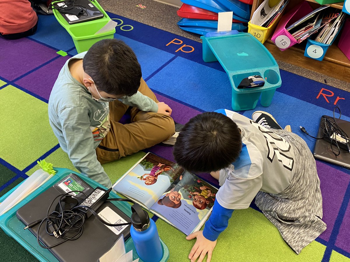 abctec's tweet photo. Cover a class at the beginning of the day and decided to do something a little different. The kiddos read #fracturedfairytales then created a tech-less tweet from the perspective of the villain defending themselves. They added #’s of #supportingdetails https://t.co/G5fgvkEQPK