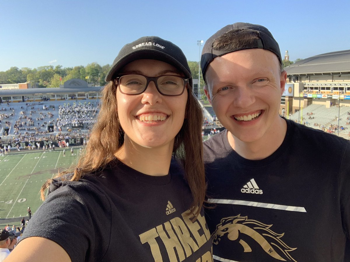 beachglassluver's tweet photo. @WesternMichU I met @G_SteeleBC during Fall Welcome in 2014. We lived on the same floor in Ackley and were both @comwmu majors. We didn’t start dating until the end of senior year, but we’ve been going strong ever since. I’m grateful WMU gave me my best friend and soulmate! 💛 #WMULoveStory https://t.co/TpifnnuFfI