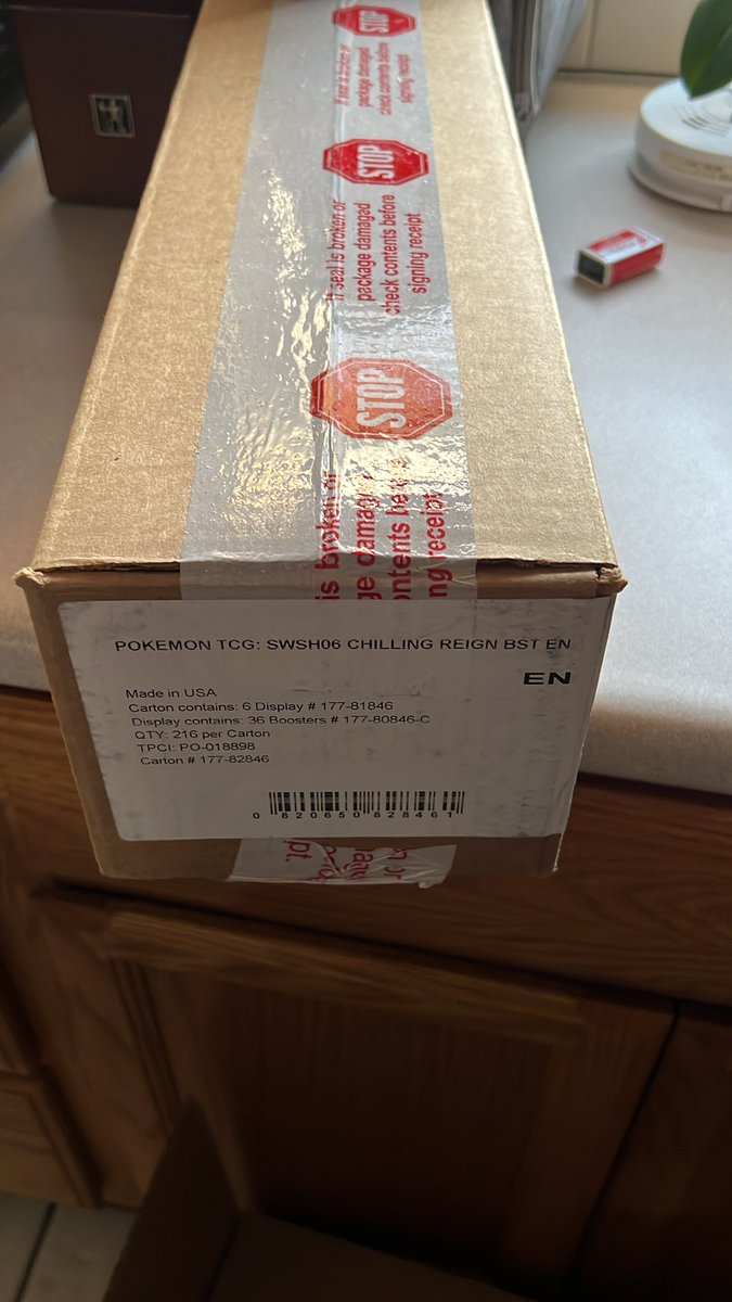 TL00T_'s tweet photo. @ZanderTh3Gr8 @PokemonTCGDrops I got a case… https://t.co/2BYpuEXJC8
