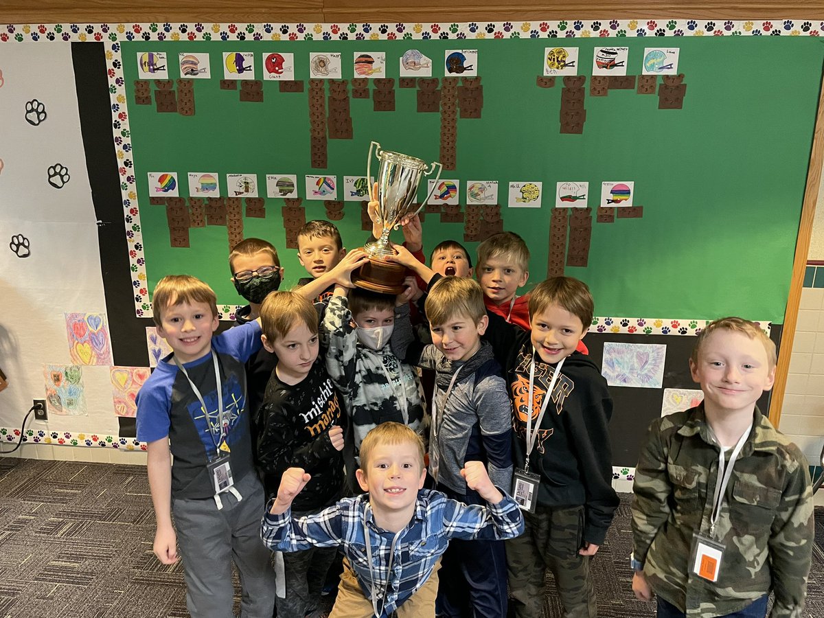 Mr_Uselding's tweet photo. Our #SuperBowl reading challenge last week saw the boys eekk out a victory by 8points over the girls. Oh so close. #read #reading #readingisfun #MrUsCrew #DESGreats #trophy https://t.co/aECcHMH0Zw