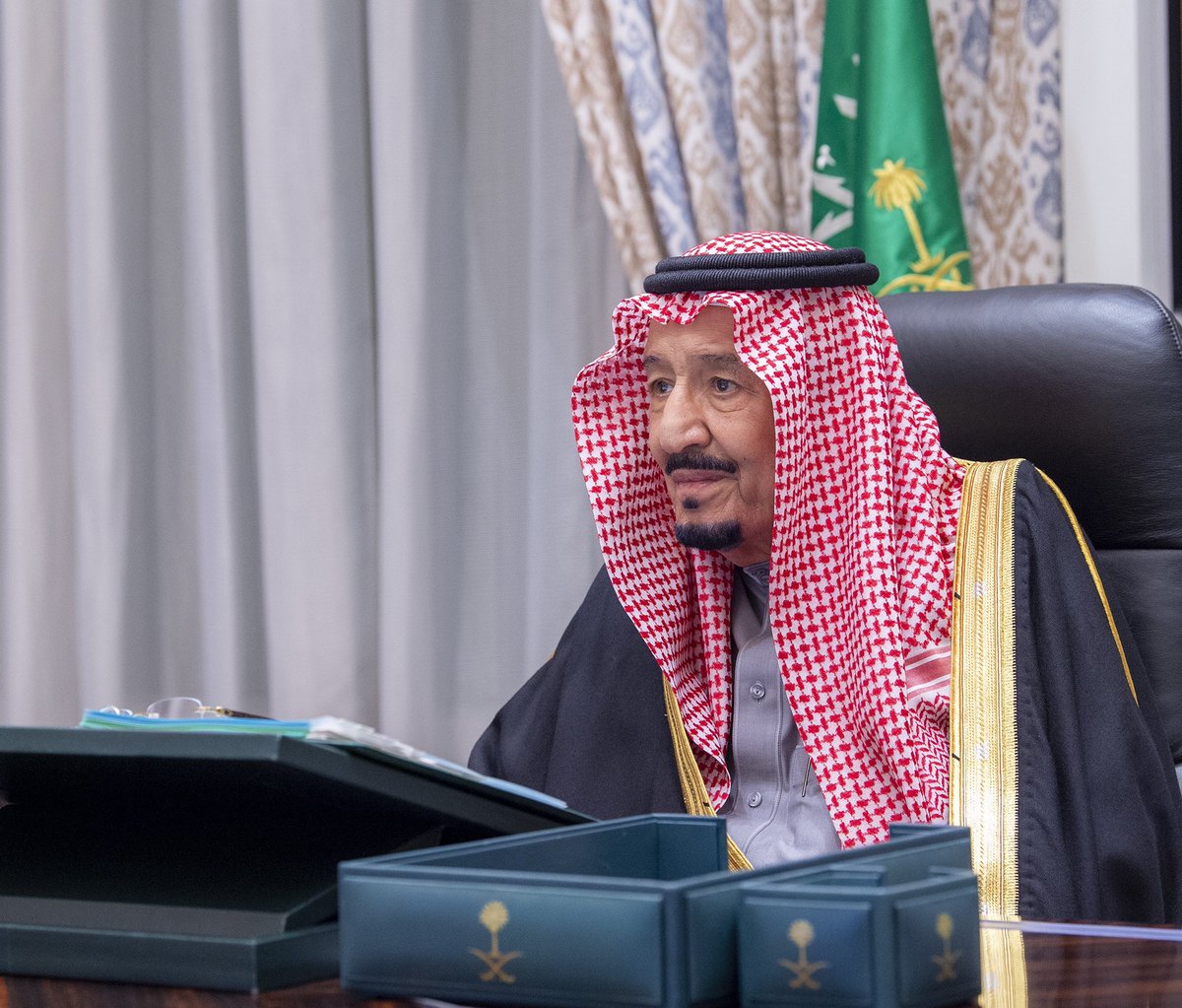 AJELNEWS24's tweet photo. عاجل 🔴 
.

.
خادم الحرمين الشريفين يُشير إلى دعم المملكة جهود الإدارة الأمريكية الرامية لمنع امتلاك إيران السلاح النووي، وعلى ضرورة العمل المشترك لمواجهة الأنشطة الهدامة لأذرع إيران في المنطقة.
- https://t.co/vbCp4f93tA