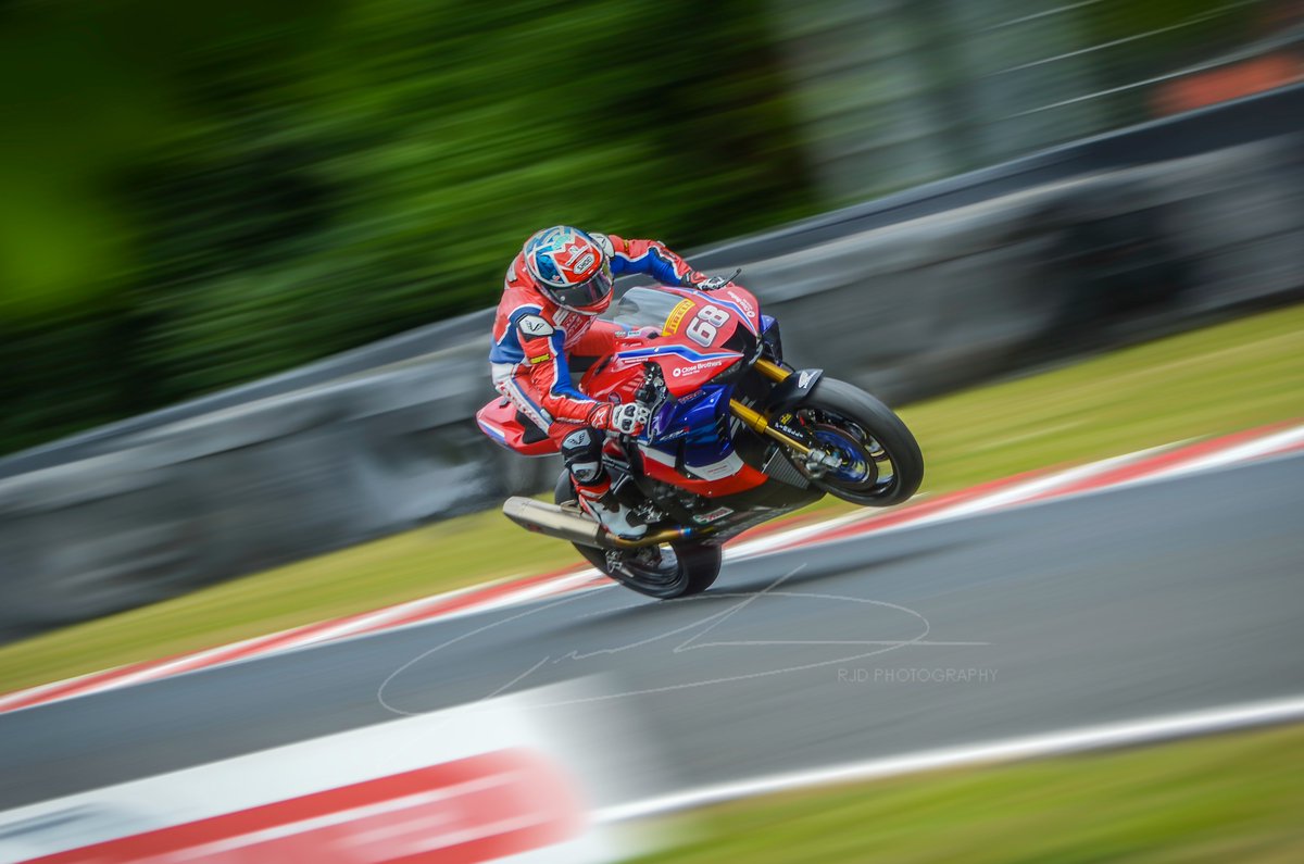 photography_rjd's tweet photo. Wheelie Wednesday with your 2021 Pirelli National Superstock Champion, Tom Neave. #WheelieWednesday #TomNeave #Neave #Honda https://t.co/N0hg1xzfQq