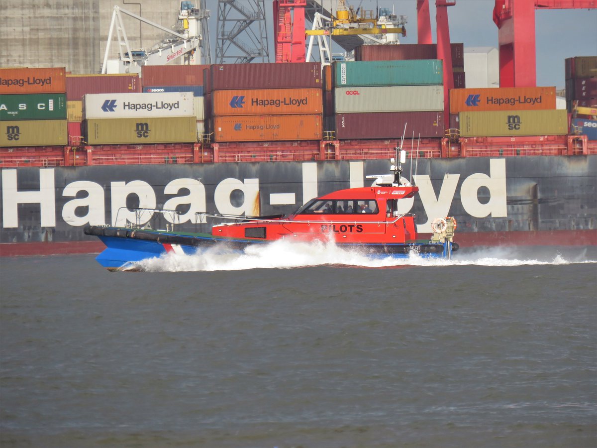 Kittiwake powers down the Mersey, off out to the BAR. @LiverpoolPilots #Riverpilots #Mersey #Kittiwake