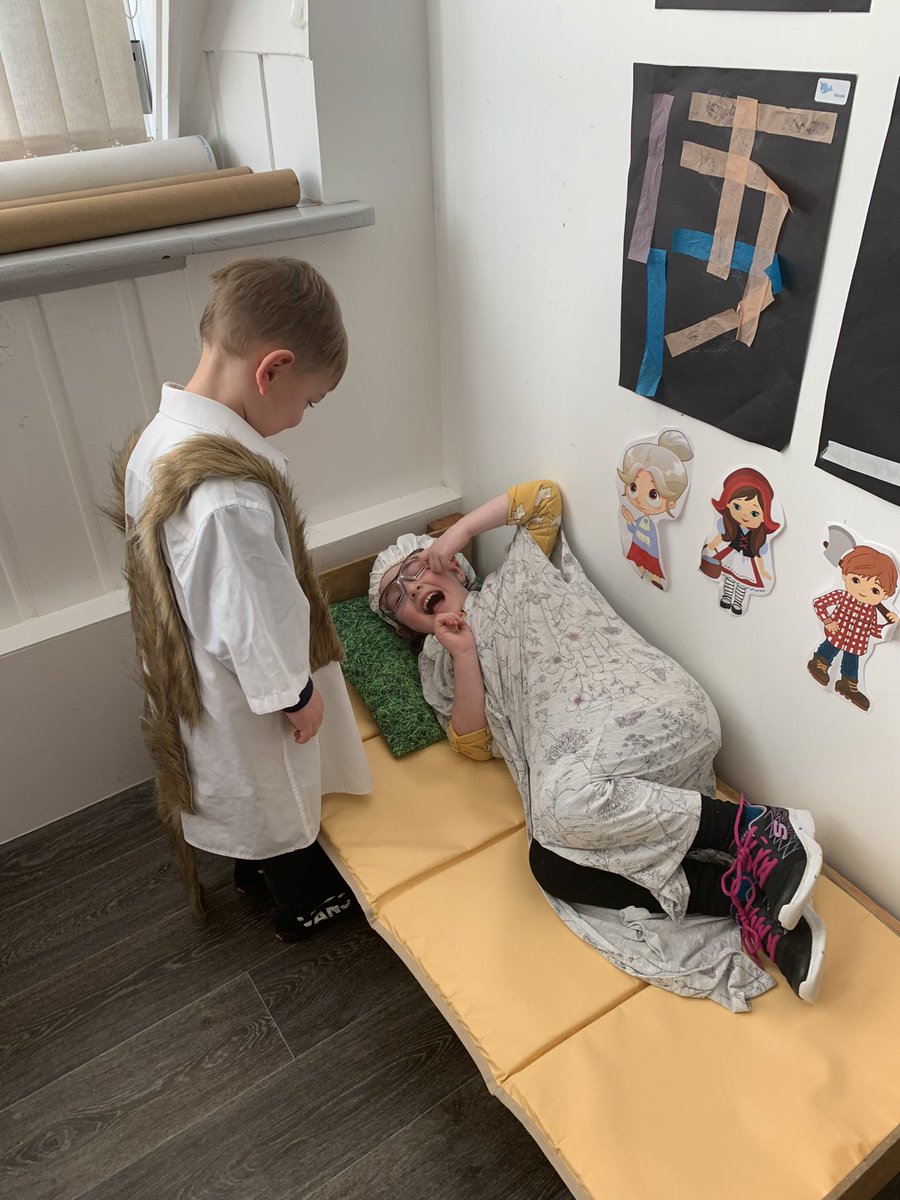 WallacetownEYC's tweet photo. The Hedgehogs have been enjoying exploring stories through role play. The children were using their voices and facial expressions to portray the characters from some of our favourite books. #retellingstories #learningthroughplay https://t.co/tz5VKCELhO