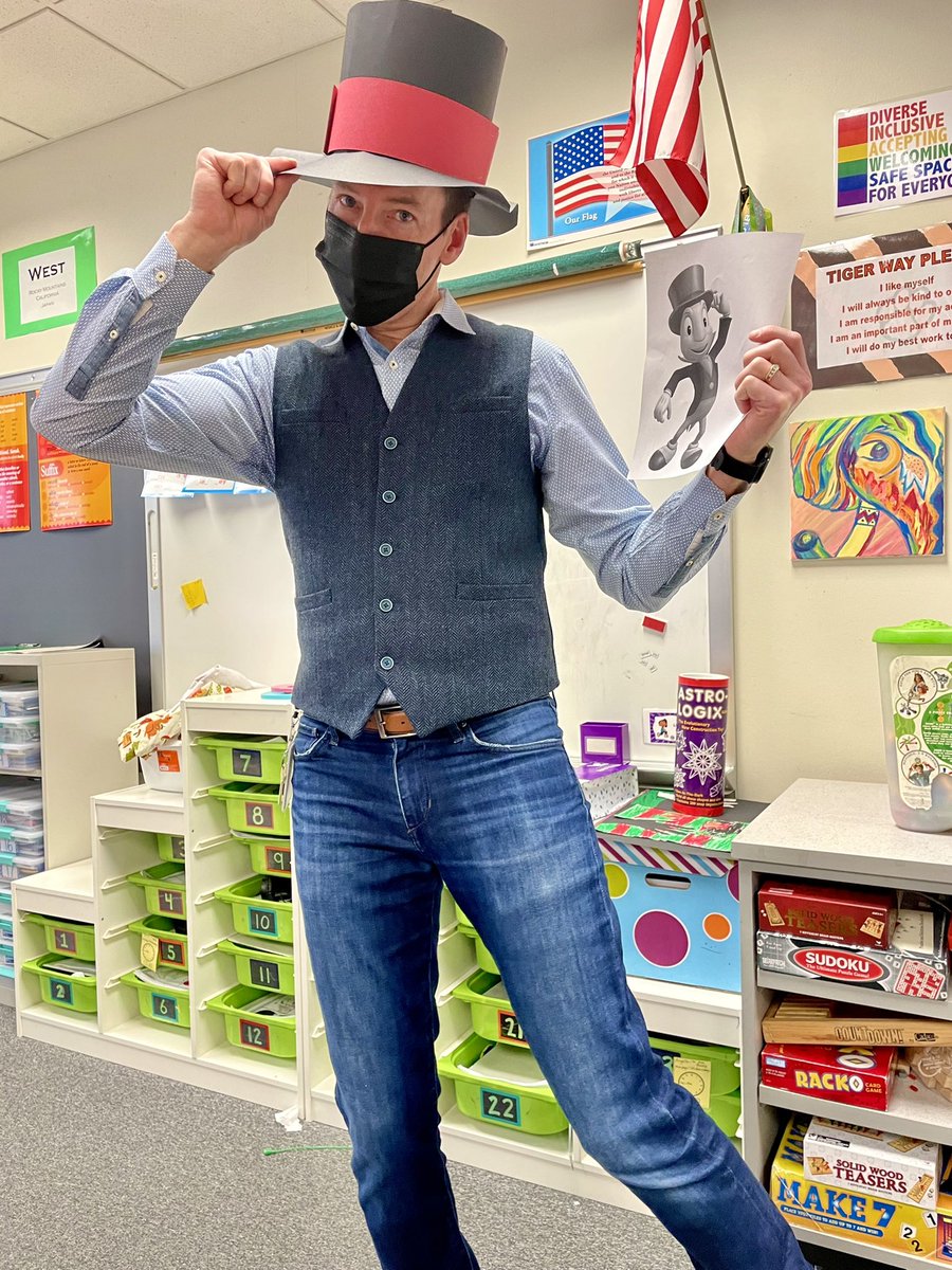 Mr_Uselding's tweet photo. Book character day at school. We saw Amelia Bedilia, the Babysitters Club, Dog Man, and Jiminy Cricket! #read #reading #books #MrUsCrew #DESGreats https://t.co/4Z8xPhoDdY