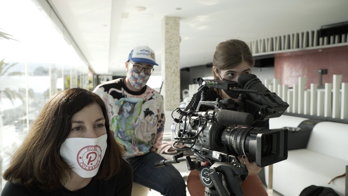BullRunDoc's tweet photo. La gente: La mascarilla que llevas dice mucho de ti..
El equipo de Bull Run: 🤑🚀🎬
#bullrunlapelicula #bullrun #criptopeli #whenlambo #hodl #bitcoin https://t.co/SYCTVGYg4s