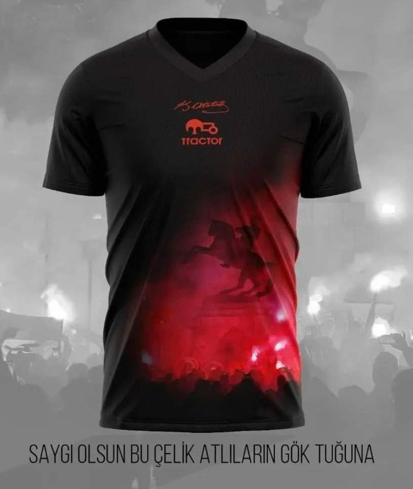 Dünyanın en çok taraftarına sahip takımlarından biri olan İran'ın Doğu Azerbaycan Eyaleti takımı Traktor Fc ( Başgâh-ı Futbol Traktör Azerbaycan ) , Atatürk anısına Onur Forması çıkarmış. Tüm Türklerin Hakanı olarak nitelediği Atatürk'e saygı sunmuşlar. 
Tebrikler 🇹🇷  Traktor FC.