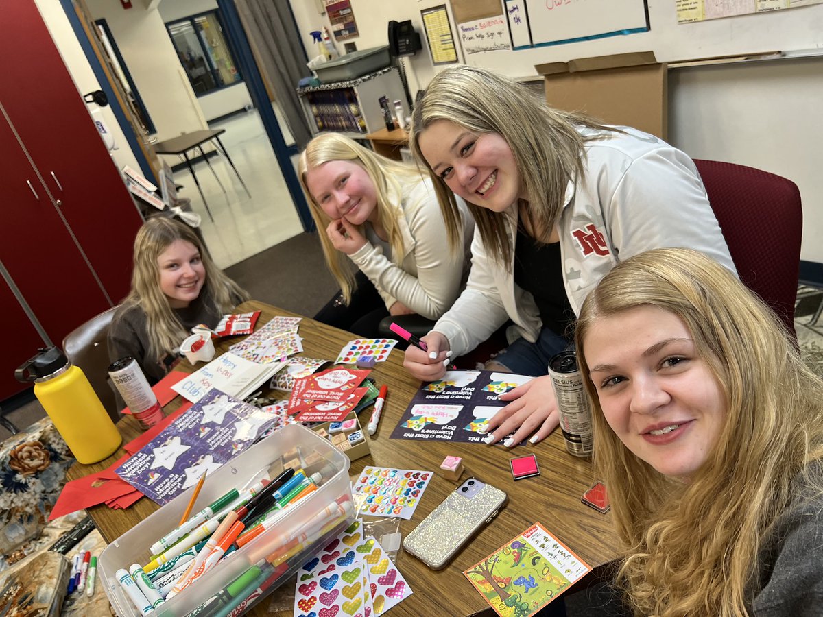 NPHSClubs's tweet photo. So much fun making Valentine’s Day cards for nursing homes! @keyclub https://t.co/V9zlGBXW9x