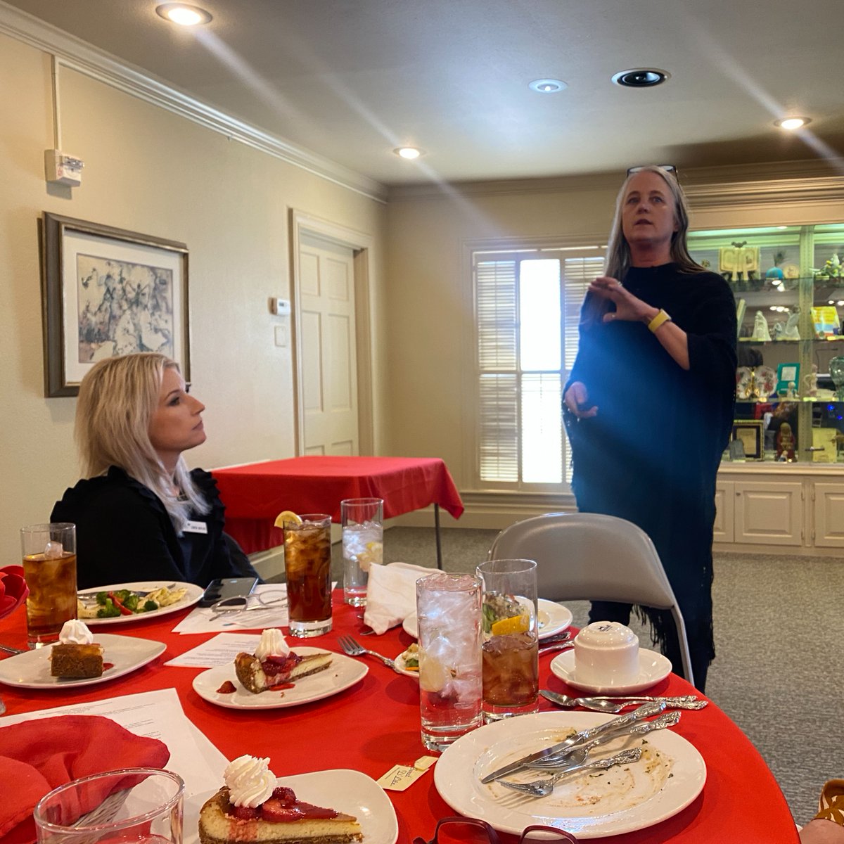 AWCLubbock's tweet photo. Thanks to Lisa Du Bois Low for presenting at our  #awclubbock February program meeting! In appreciation of Lisa speaking at our meeting, we will be making a donation to the nonprofit of her choice - @LubbockMOW. https://t.co/PpEhrKMifc