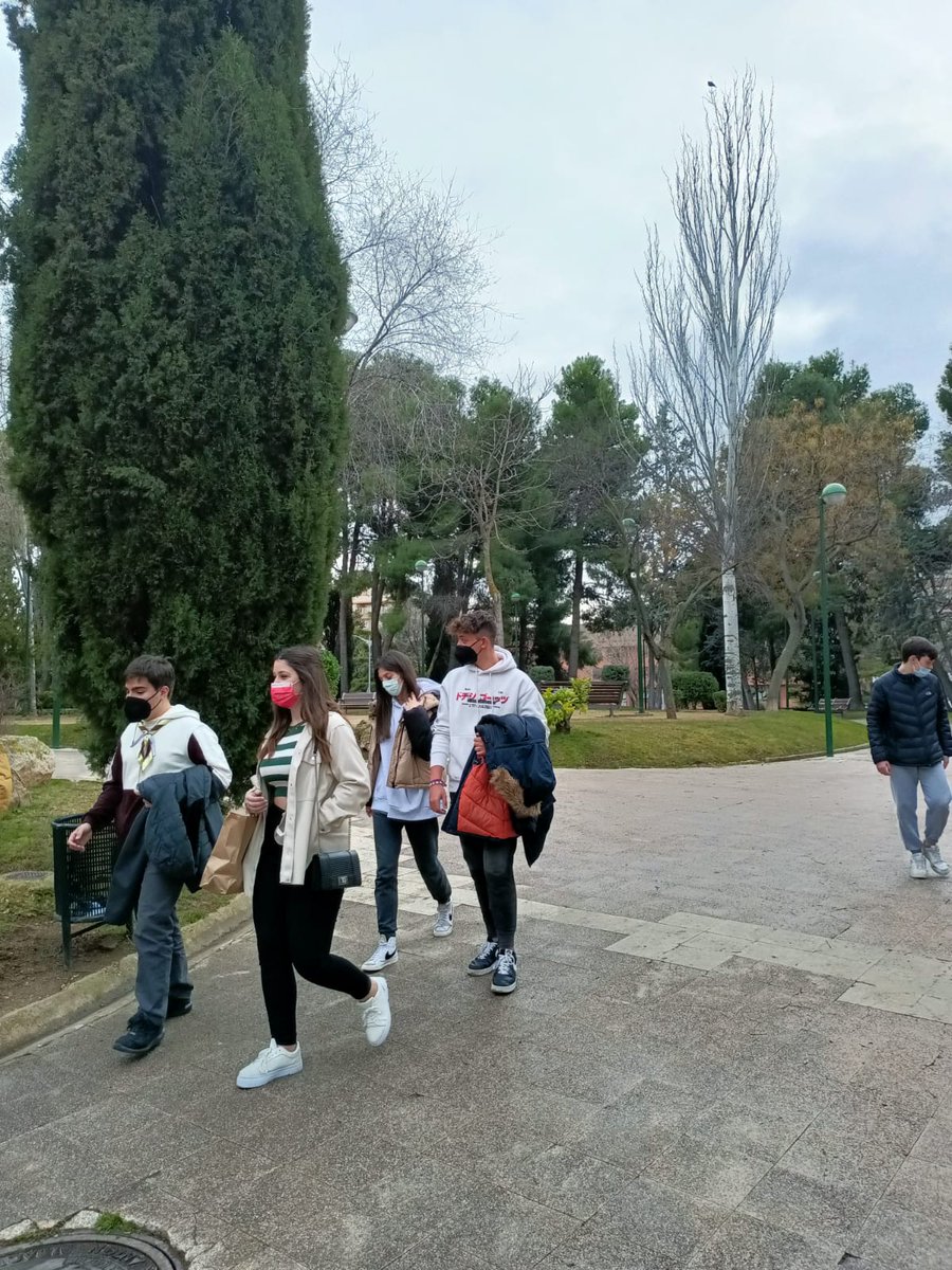 gs329's tweet photo. Estos son una herramienta muy útil en nuestro tipo de educación activa, ya que consiste en que los propios educandos ideen, elijan, planifiquen, realicen, evalúen y celebren el proyecto que han decido llevar a cabo. https://t.co/8Nyqkashrh