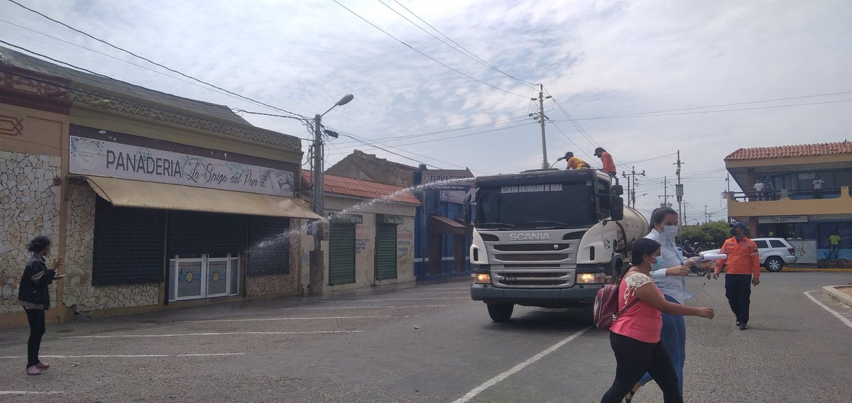 AlcaldiadeMara's tweet photo. ¡Bonito miércoles #9Feb!  Seguimos en la lucha por la salud y la vida en Mara,  realizamos el despliegue territorial anticovid-19 número 96. El Alcalde Luis Caldera, en compañía de @jackiepsuv, supervisó la desinfección de espacios, el saneamiento y la pesquisa activa. https://t.co/dwRcmQYwVl