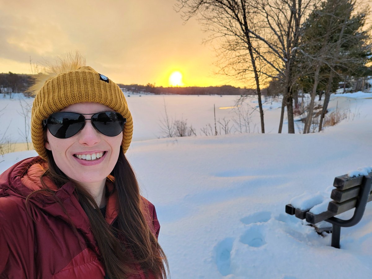 AdventwithJosie's tweet photo. Out for a walk yesterday I got to watch a beautiful sunset! Not only did I get some exercise and enjoy the beauty of winter, but I also added 120 minutes towards the @ParticipACTION True North Challenge! Click the link for more info! https://t.co/Zh0DmBgReL #TrueNorthChallenge https://t.co/I7lPH2PvXz