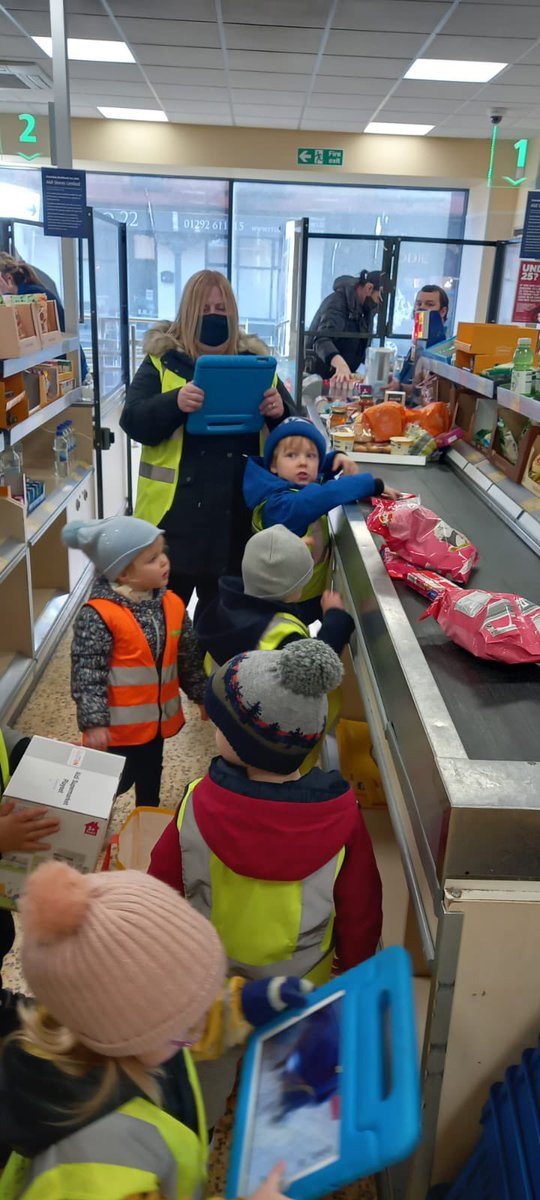 AyrGrammar's tweet photo. Our EYC enjoyed finding out about the local area whilst on a trip to @AldiUK to buy their snack. They were able to record their journey by taking photos and videos #usingmoney #ICT #localenvironment #shopping #peoplewhohelpus #lists #food https://t.co/9LP44rFHyH