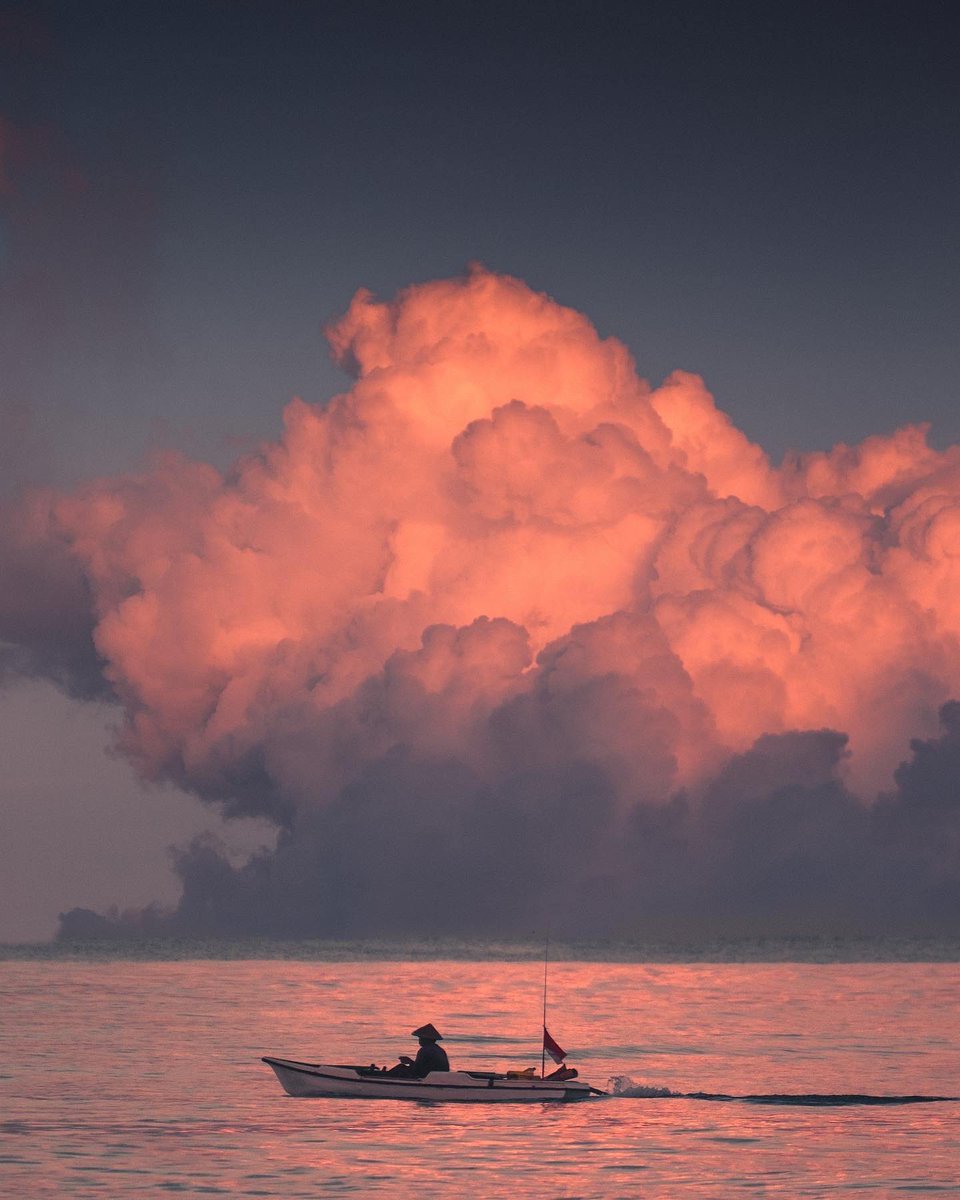 viewsfrance's tweet photo. Le monde photographié par le Français Charles Lopez 📸 https://t.co/5es89fqc6l