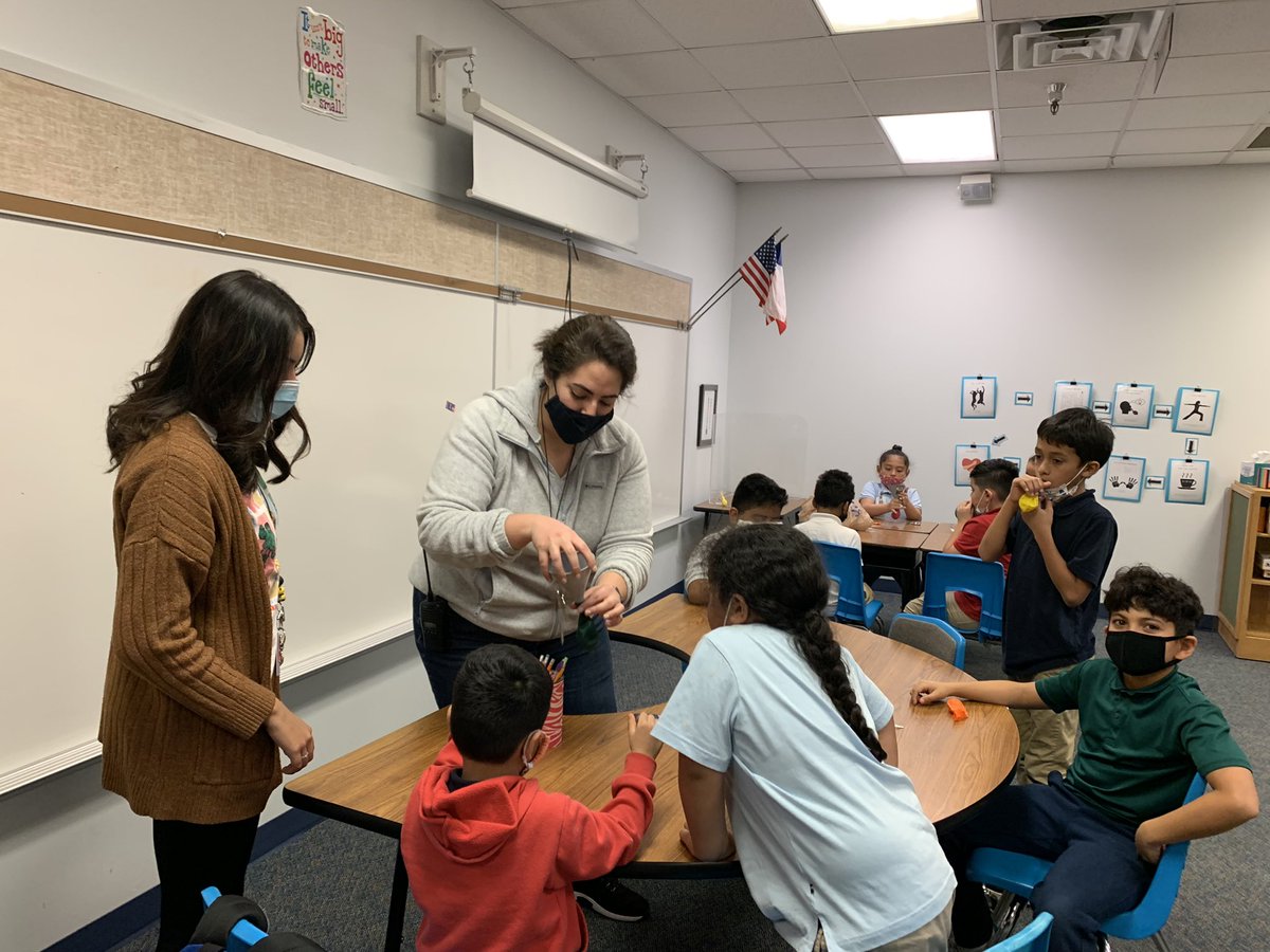 At Schulze, we dream BIG! We made stress balls for our Dream BIG party! <a href="/SchulzePanthers/">Schulze Elementary</a> @SchulzeDaniels <a href="/LindaTorresRan1/">Linda Torres-Rangel</a> @SchulzeChampion @SEL_IISD