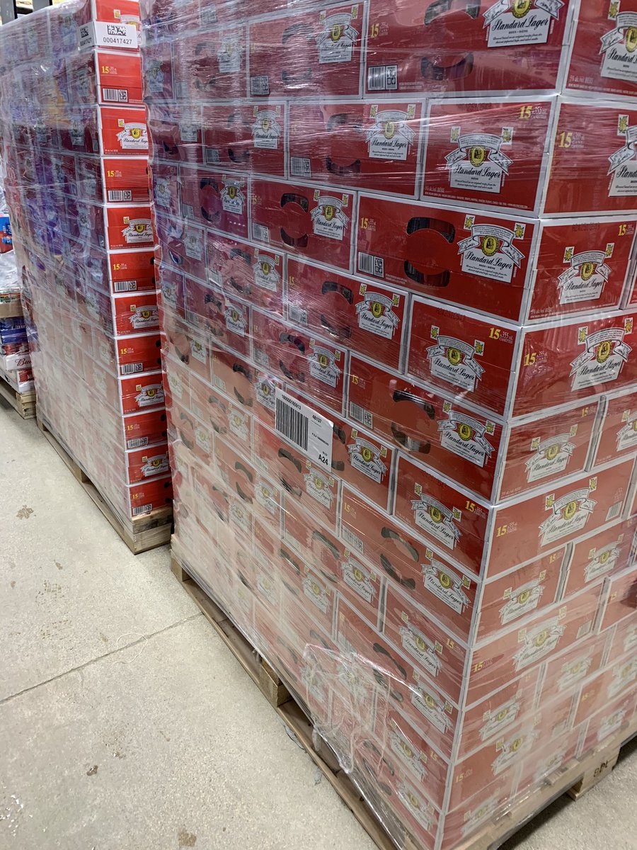 beer_qualityinn's tweet photo. Both Standard and Old Vienna 15 pack cans are back in stock @beer_qualityinn .
Looks like the rumors were false folks.
#molson #standardlager #ov https://t.co/20AL3m7gN9