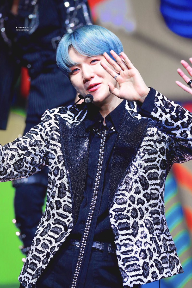 Baekhyun3000_'s tweet photo. #SuperMinMexico #BAEKHYUN #백현 #EXO #Baekhyun_bambi @B_hundred_Hyun @superm https://t.co/Kfv7dHkpuh