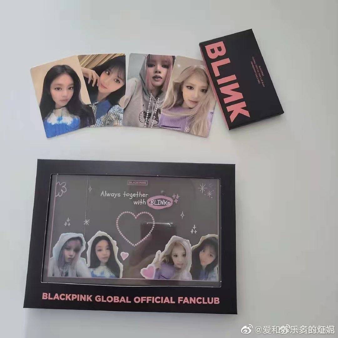 BLACKPINKBRASIL's tweet image. 📸 Brinde exclusivo para os primeiros assinantes do Membership BLINK no Weverse.

cr. whismylo | weibo
#BLACKPINK @BLACKPINK