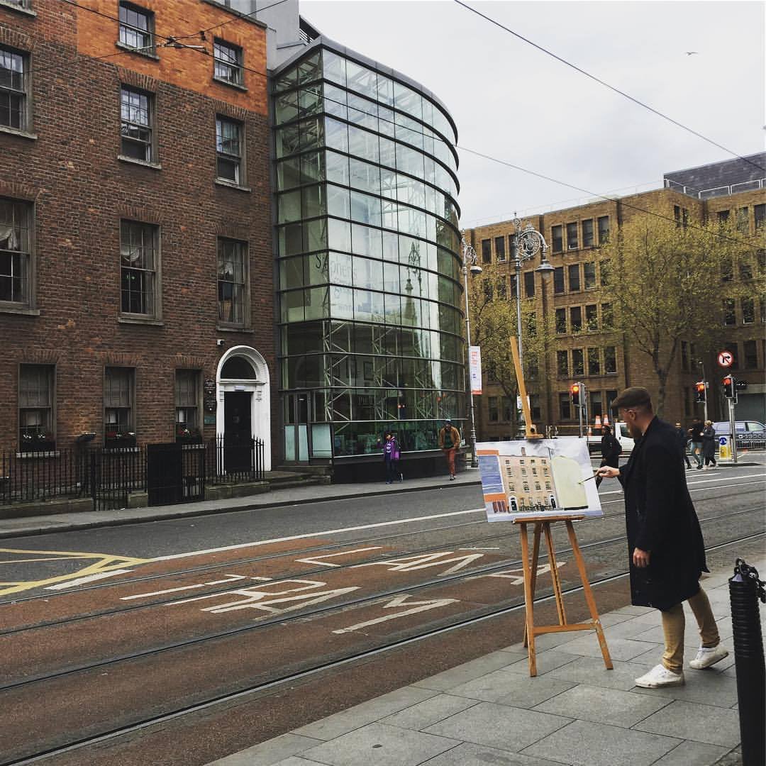 brianjohnspencr's tweet photo. @paulfrewDUP @JBuckleyMLA I spent an afternoon painting No 4 Harcourt St on the final leg of my trip round Ireland, having stayed on mu final night with @andyjpollak in Co Dublin! #edwardCarson #Ireland https://t.co/bfgekOUu4b