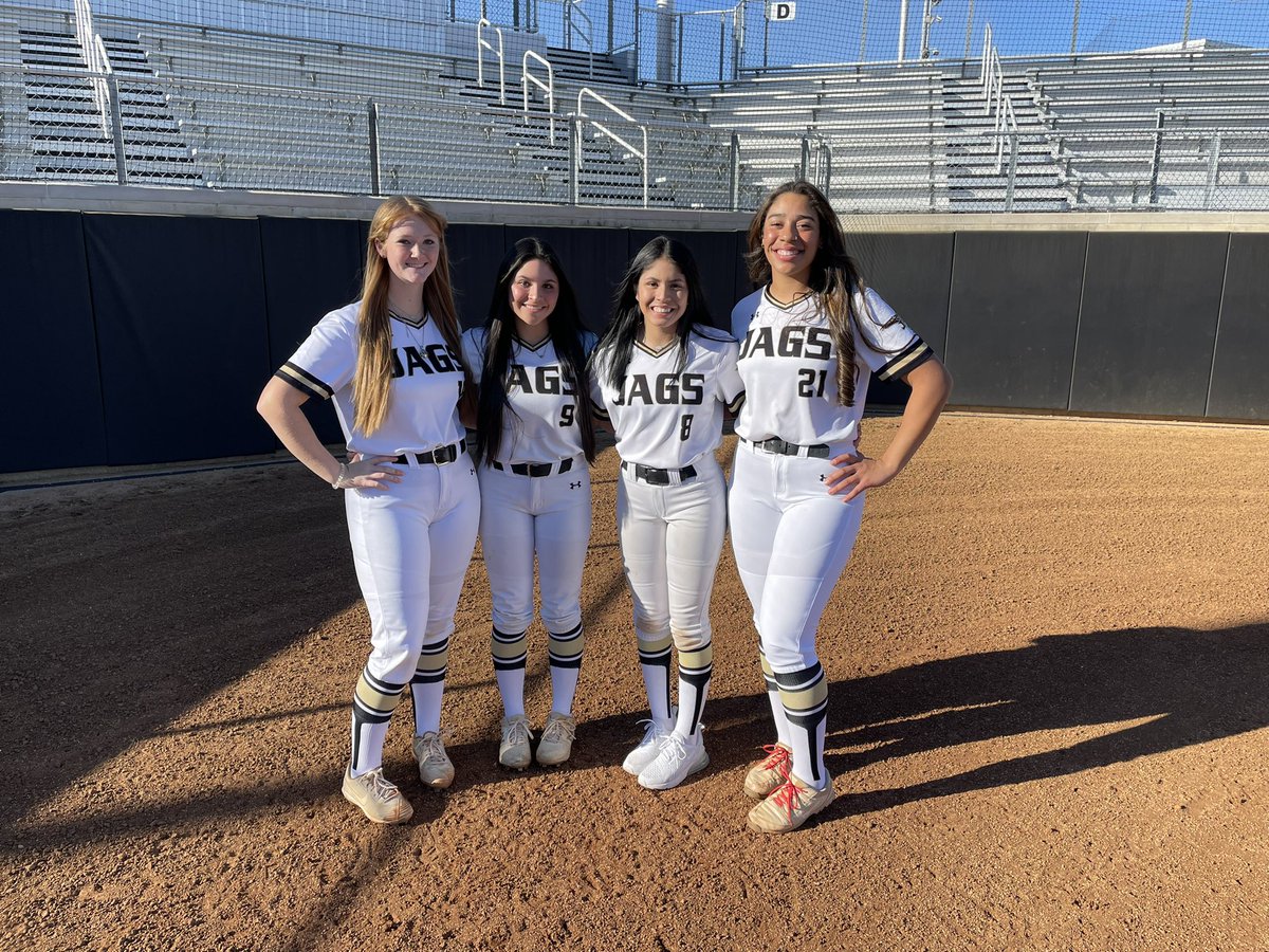 JohnsonJagsSB's tweet photo. Picture day! 📸 https://t.co/s5NlWVLJ4R