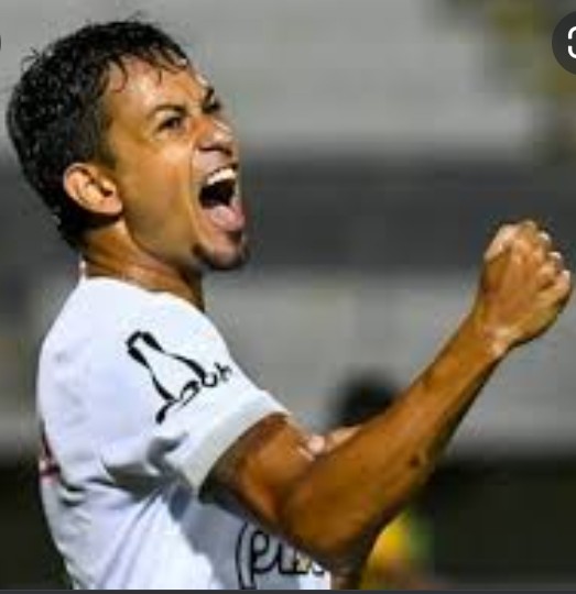 rogeriocopolla's tweet photo. Tem cara que nasceu pra vestir uma camisa. Simples assim! Lucca é esse cara. Ponte é essa camisa! https://t.co/HNw4Rb00MI