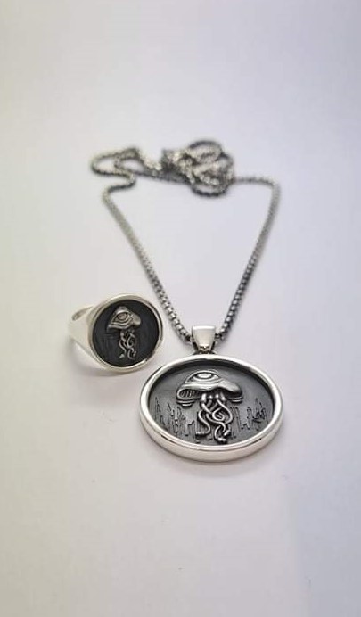 We are excited to announce our partnership with Stoked Jewelry, a fellow kiwi brand that has built a reputation for designing amazing custom made jewelry!

Check them out
instagram.com/stoked_jewelle…

#drip #NFTCommumity #NFT #Merch