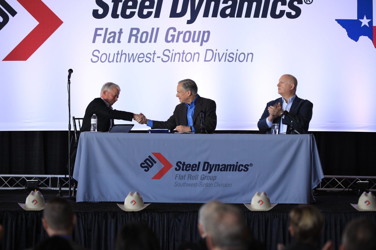 GregAbbott_TX's tweet photo. Proud to officially welcome Steel Dynamics to Texas today!

With a $1.9 billion capital investment &amp; nearly 600 new jobs this is a huge investment in the future of Sinton.

Companies continue to move here in droves to grow, flourish, &amp; contribute to our booming economy. https://t.co/TOXWJr1JIB