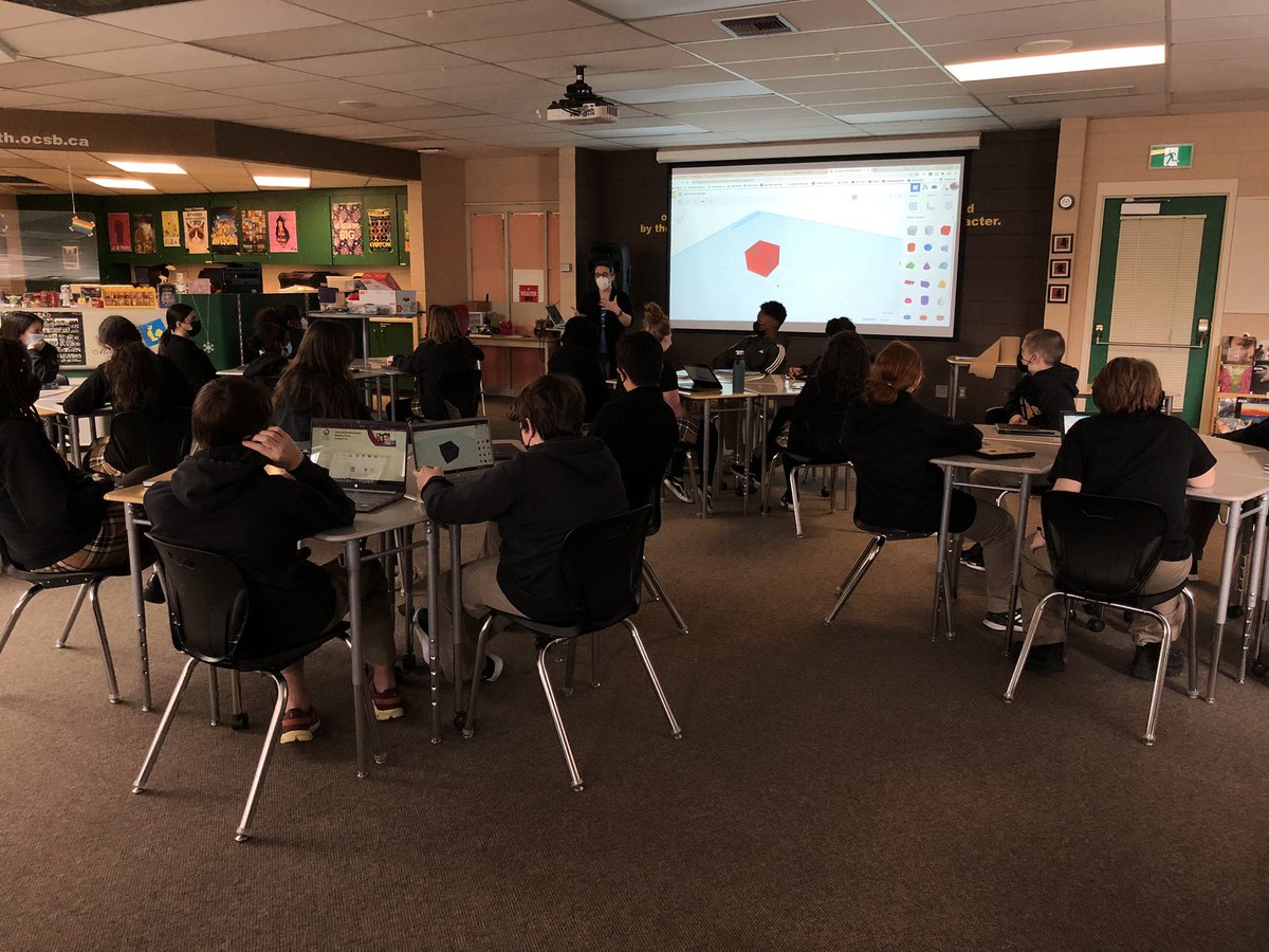804 using Tinkercad to combine 3D modelling with their current science unit (systems), love to see the creativity! <a href="/StMatthewOCSB/">St. Matthew High School</a> thank you @ToriNeedsTea for hosting &amp; teaching 🐯