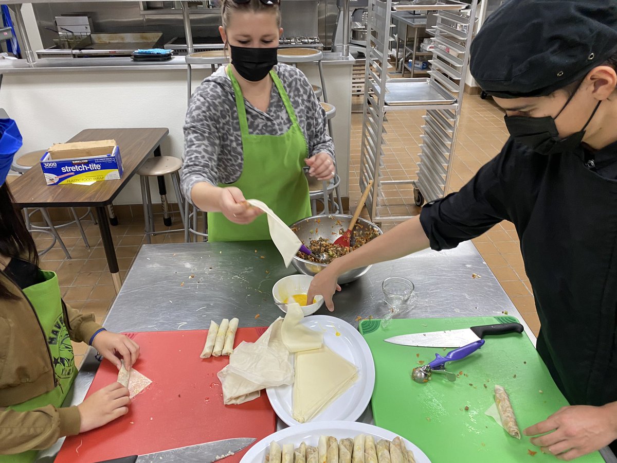 Angela DeaMude tweet media