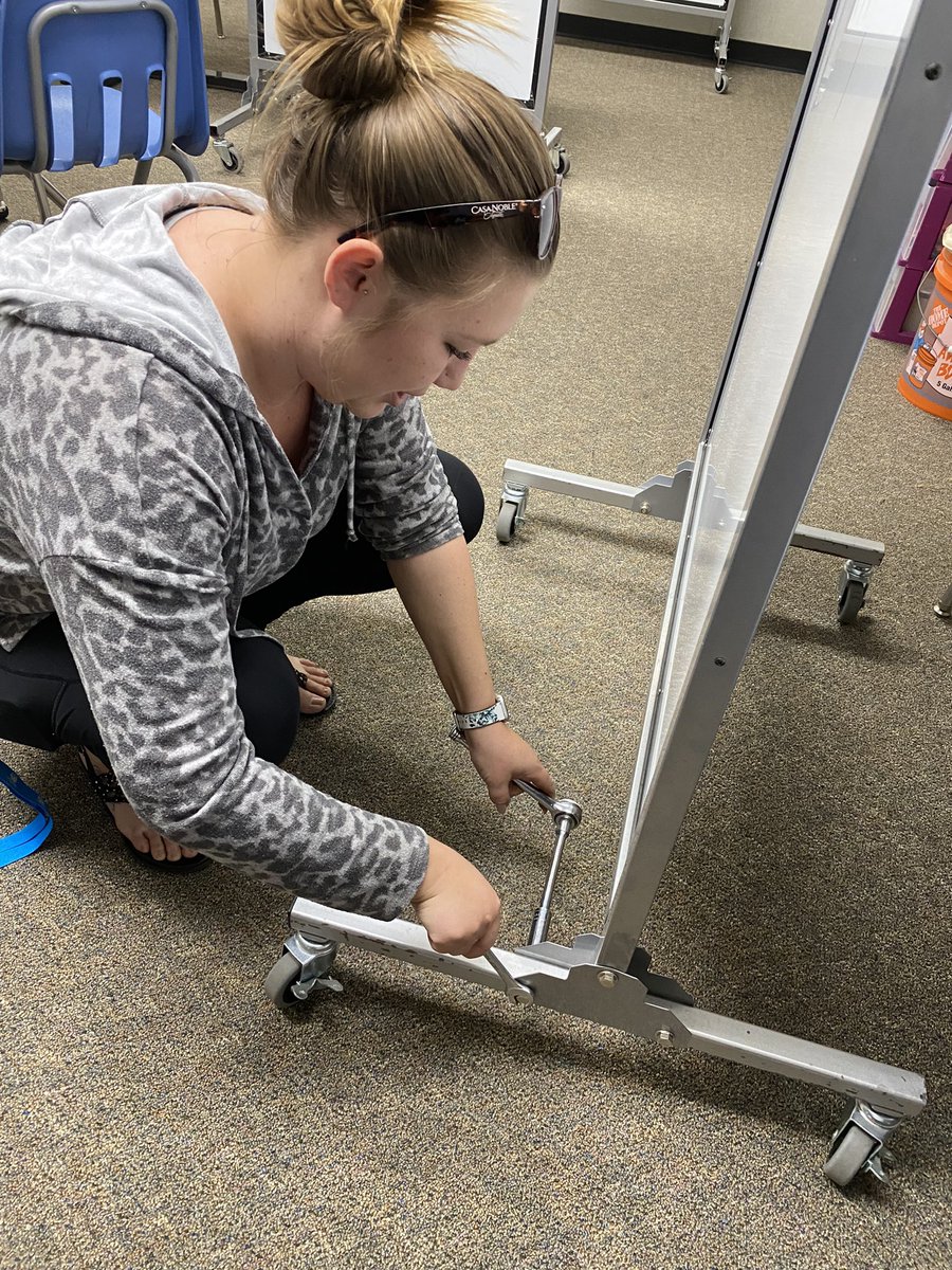 Angela DeaMude tweet media