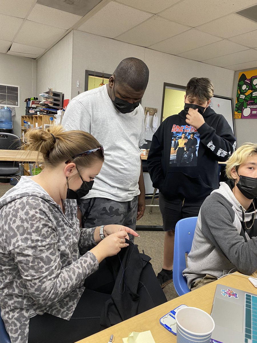 Angela DeaMude tweet media