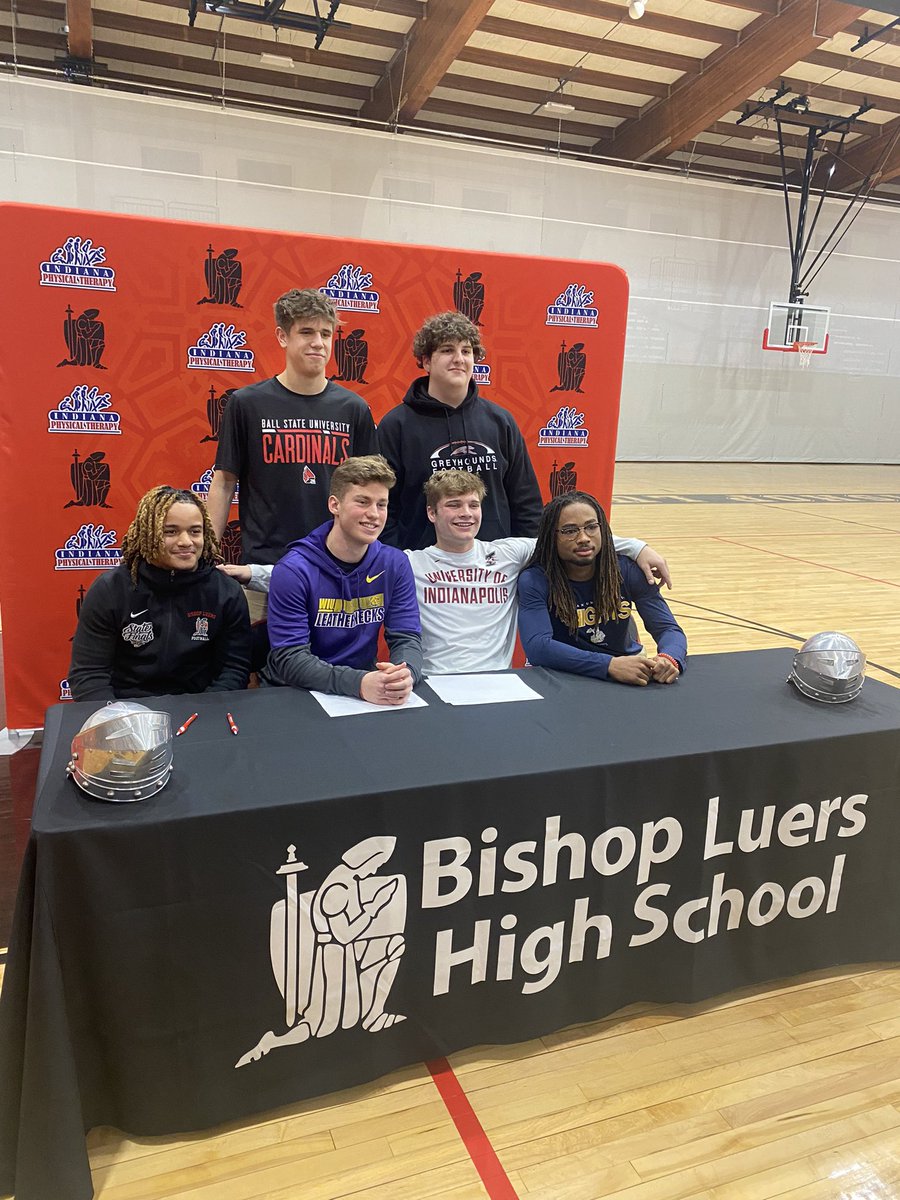 Proud of these dudes! I’ve never had more fun coaching a team than I did this one💪🏾
<a href="/AntwianLake/">Antwian Lake</a> <a href="/brodyglennn/">Brody Glenn</a> <a href="/GeorgeBuday/">George Buday</a> <a href="/CarsonRClark10/">Carson</a> <a href="/hale_sir/">Sir hale</a> <a href="/AdenDennis9/">Aden Dennis</a> <a href="/BishopLuersFB/">Bishop Luers Football</a>