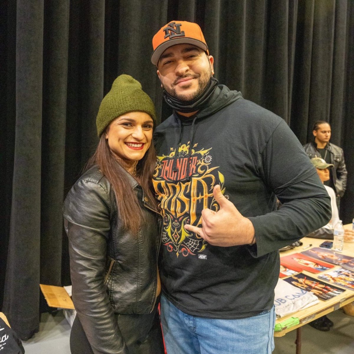 MikyMambo's tweet photo. Con LA MERA MERA coño! ☠️
#ThunderRosa #LaMeraMera #ElRef #Wrestling #ProWrestling #NEW #AEW @thunderrosa22 https://t.co/7msPAxIUuu