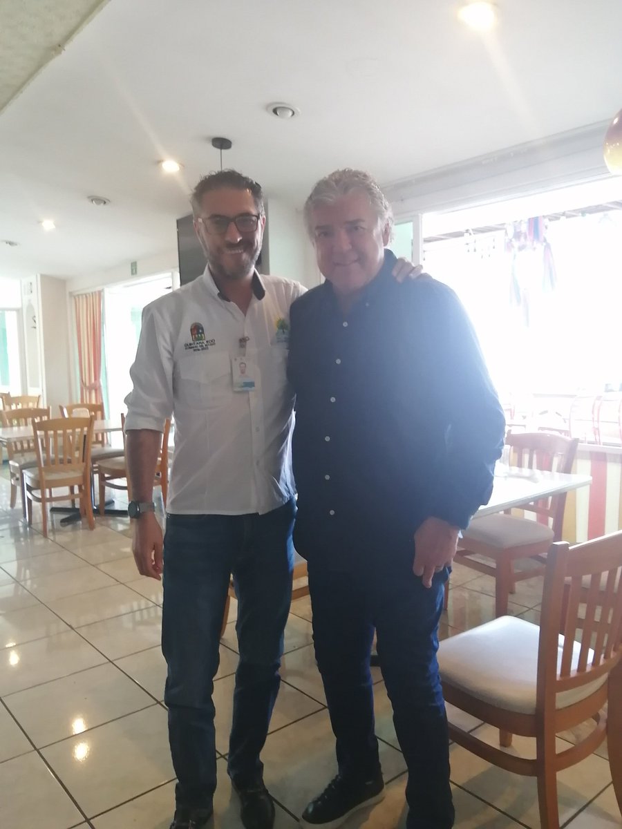 iker_aldecoa's tweet photo. Y que me encuentro con el campeón para comer, gustazo compartir aunque sea un ratito @HectorMiguelZe7 #ProyectoEnPuerta https://t.co/RUMcjwBDIl