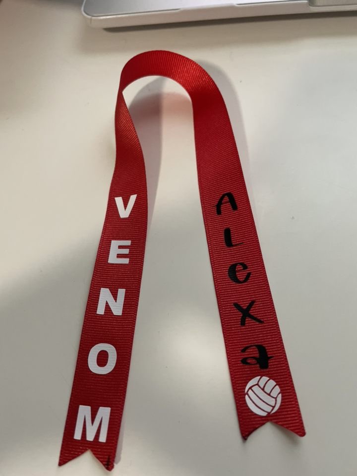 ReaganAponte's tweet photo. This weekend my teammates and I will be playing in honor of Venom Volleyball Club and their fallen player Alexa Cruz. Fly high Alexa โค๏ธ #venomstrong https://t.co/FNn6gEdezA