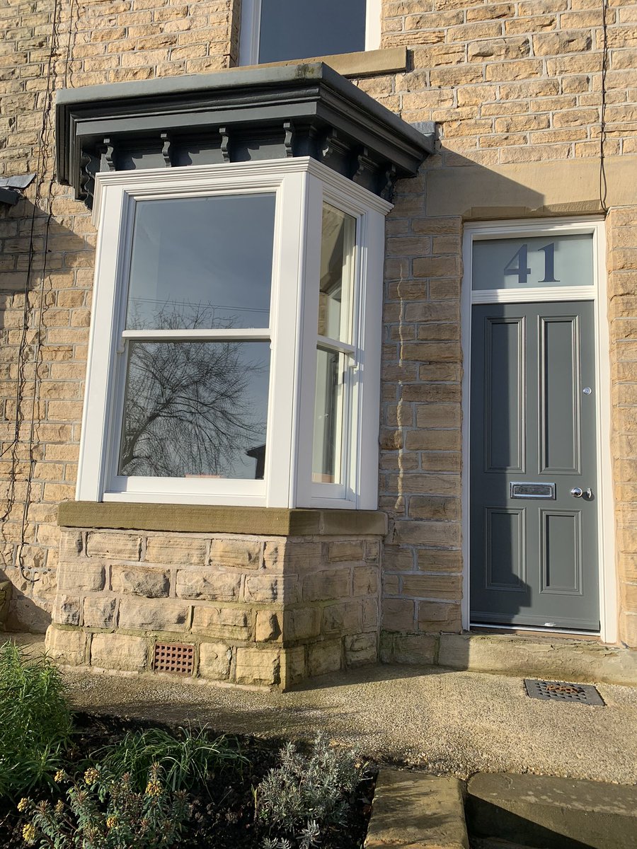 Sash windows and new door  <a href="/GarrardsTimber/">Garrards Timber</a> <a href="/nextgenglazing/">Next Gen Glazing</a> <a href="/sheffixLtd/">sheffix Ltd</a>  @SikkensWood <a href="/mightonproducts/">Mighton Products Ltd</a> @sheffield #woodenwindows