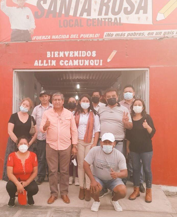 ZairaArias92's tweet photo. Ayer estuve en Santa Rosa compartiendo experiencias y marcando la línea política.
Vecinos indignados con la empresa Repsol y con el abuso de los peajes, la mayoría vive del comercio y hoy se ven afectados por tanto abuso.
#FueraRepsol
#Abajopeajesabusivos https://t.co/PQjEcqc6qR