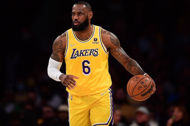 LakersNation's tweet photo. LeBron James is expected to be involved in conversations with Rob Pelinka leading up to the trade deadline today.
https://t.co/KzVW1Y58kV https://t.co/aFgIJFqLox