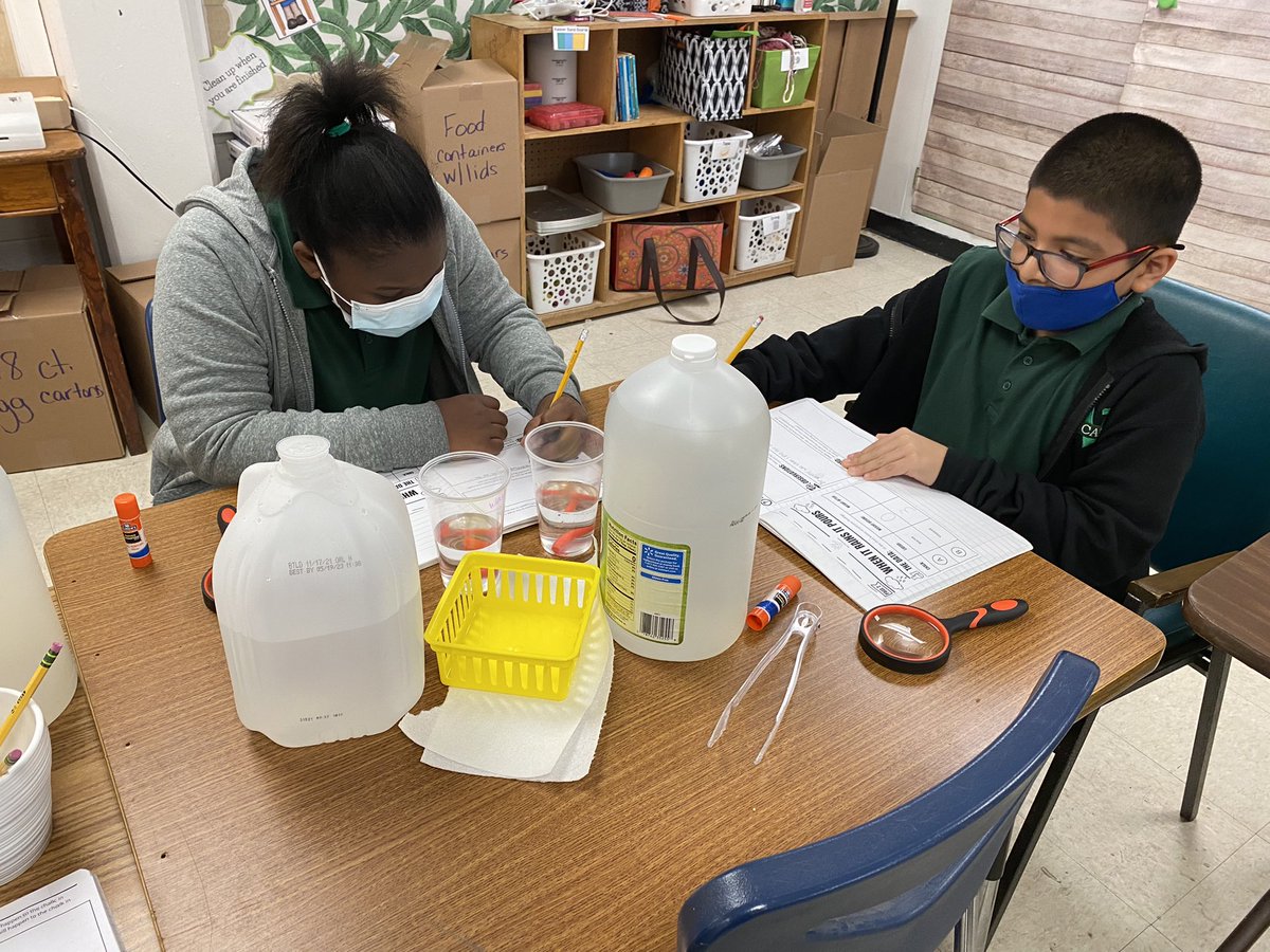 Awesome first day of in-person lessons with Loop It Up! Students simulated the effects of acid rain on chalk. <a href="/TchrMommy7/">Renee Anderson</a> <a href="/loopitupsav/">LoopItUpSavannah!</a> <a href="/WindsorForestES/">Windsor Forest Elementary School</a>