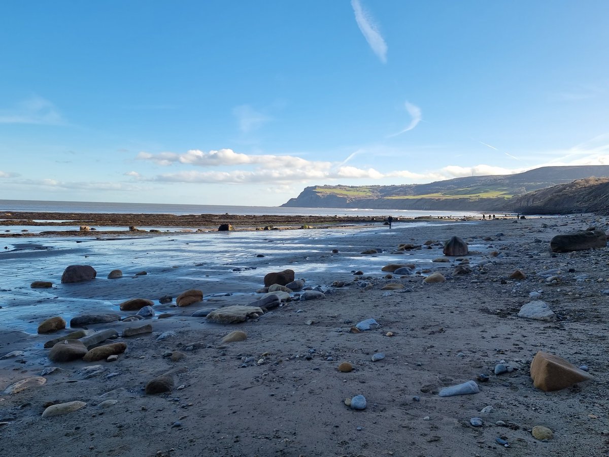 jadelarkinn's tweet photo. Beautiful (but chilly!) walks in and around Robin Hood's Bay today #NorthYorkshire 😄☀️❄️ https://t.co/BwNmbVIJQH