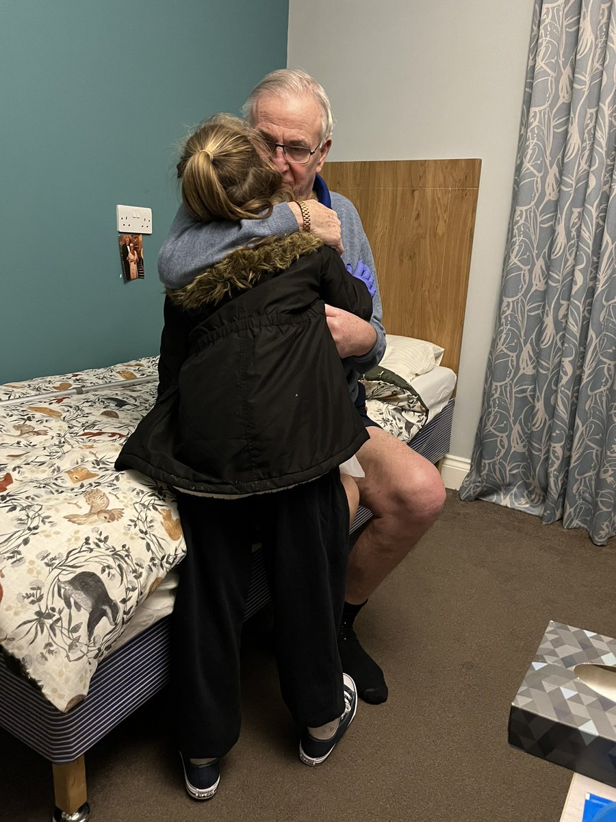 tyneale_ellis82's tweet photo. 1st hug since Christmas they definitely missed each other ❤️❤️ https://t.co/K7Dw7OFSgZ