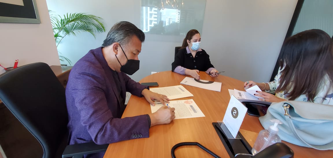 OggoEcosystem's tweet photo. Un día histórico para #OggoMedical abriendo camino con la constitución para una nueva sucursal en #Guatemala 🇬🇹 🎉
#LetsOGGO #OggoEcosystem https://t.co/YXrHh0D4Oh