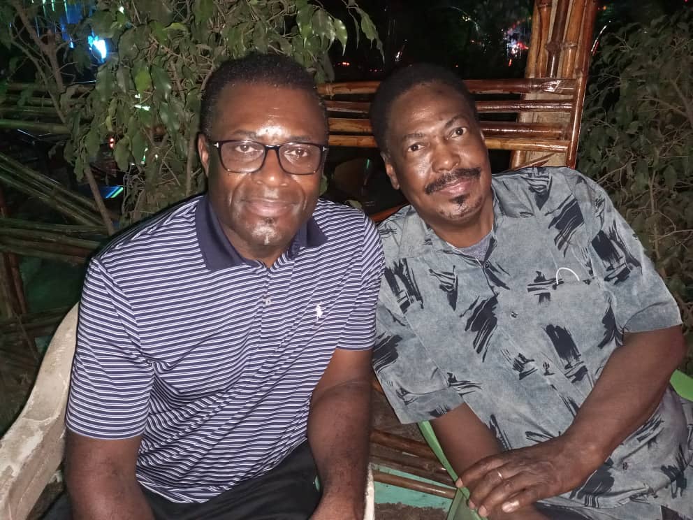 justinmoreljr's tweet image. Le chercheur-ecrivain #camerounais Simon Toulou,  specialiste en questions d'#oralite africaine, en sejour professionnel a #Conakry, est passe me voir a l'espace ''CHEZ JMJ-MAGUY'', lundi 7/02/22. Ce responsable de formateurs de l'Universite de #Geneve, suit la culture guineenne.