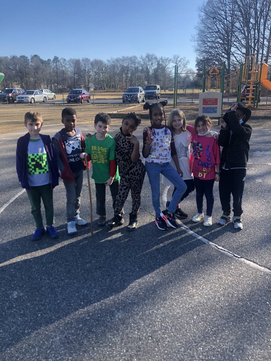 100 days smarter!🤩🥳 <a href="/GRES_Principal/">Jenny Andrews</a> <a href="/GRESDragons/">Greenfield ES</a>